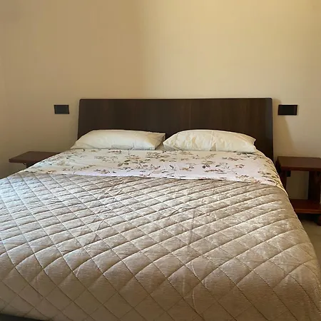 Seta Luxury アパート ロゼート・デッリ・アブルッツィ